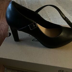 Chic Black Heels with Strap